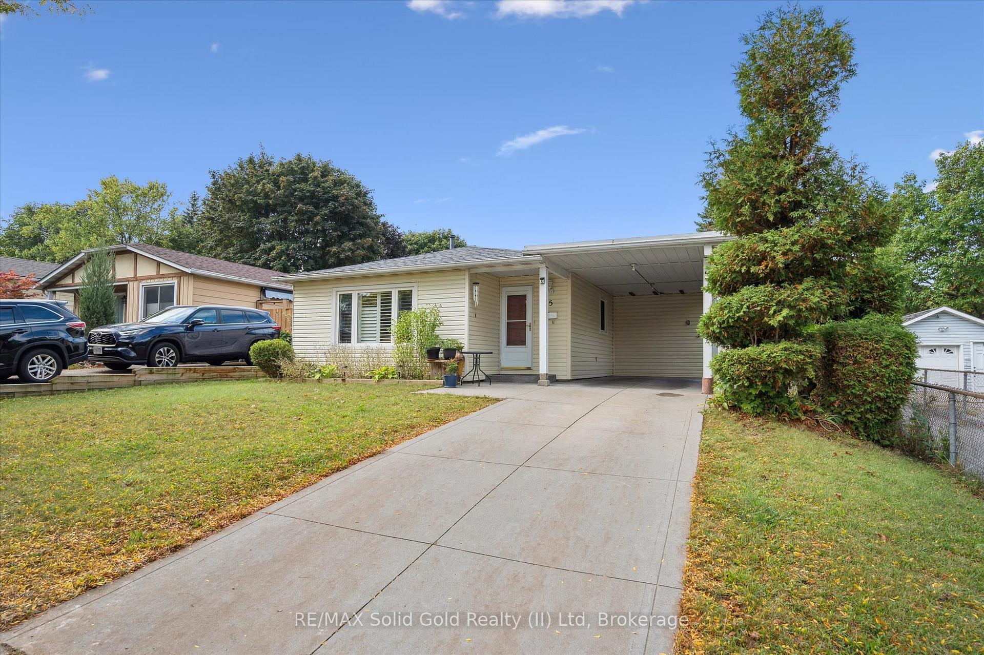 Photo 3 of 85 Christopher Drive, Waterloo — HOMEH