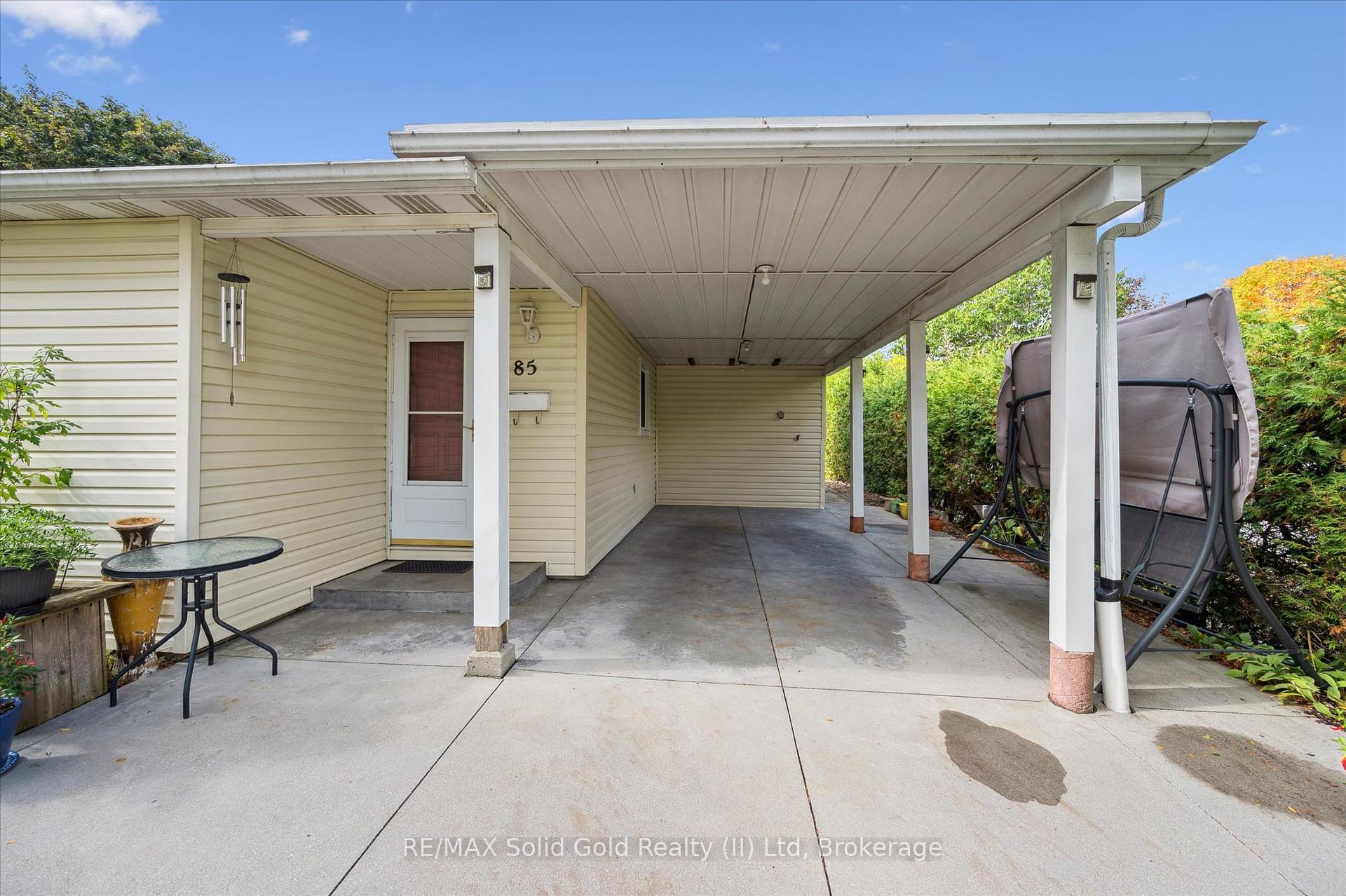 Photo 6 of 85 Christopher Drive, Waterloo — HOMEH