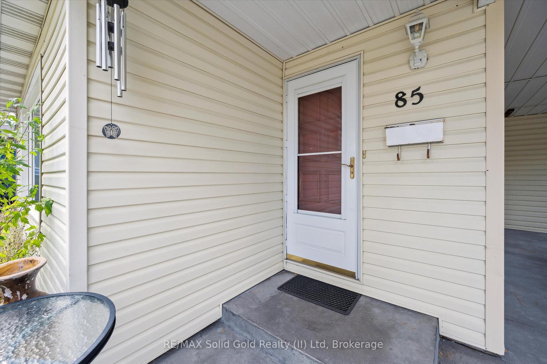 Photo 7 of 85 Christopher Drive, Waterloo — HOMEH
