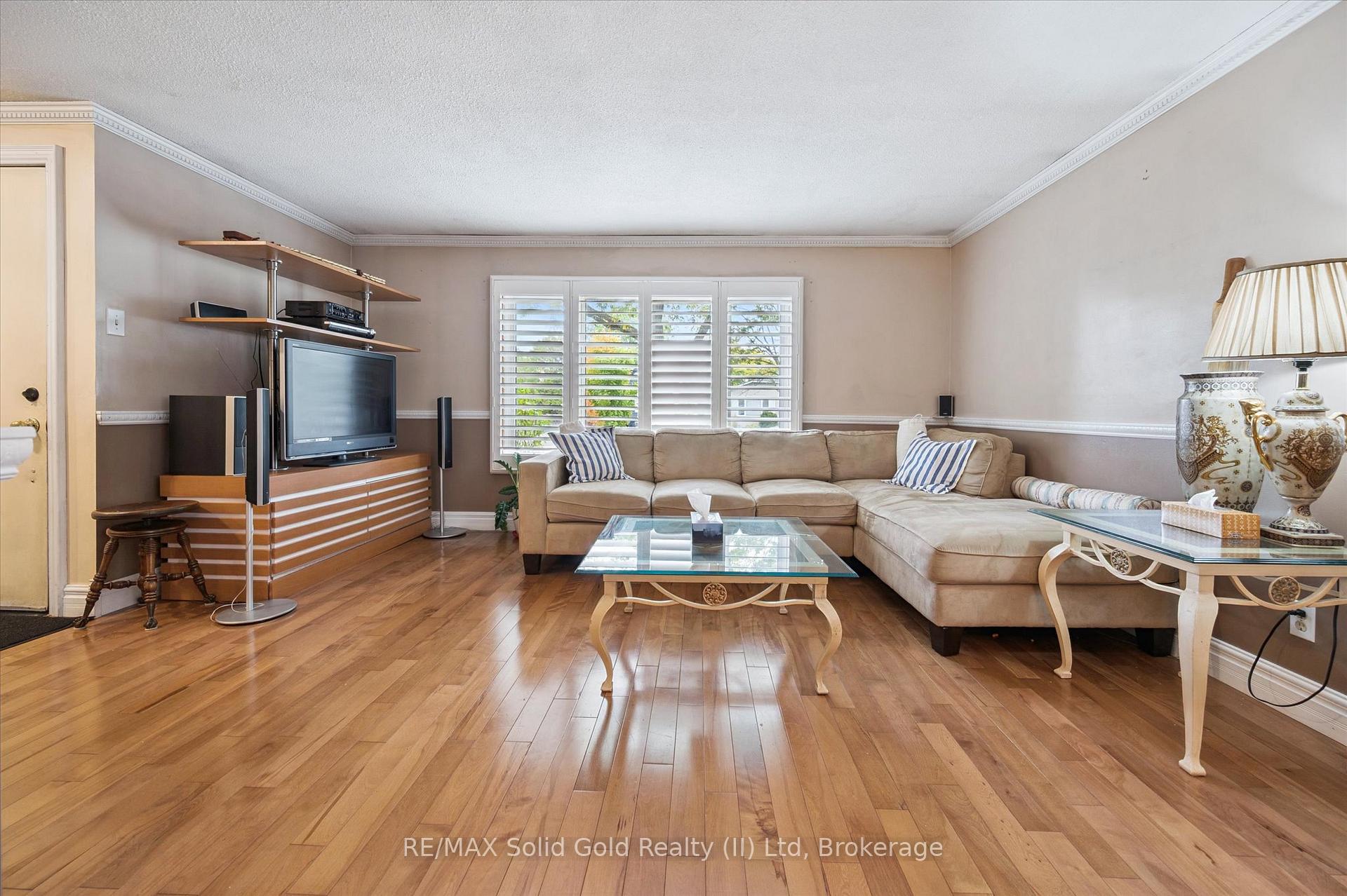 Photo 10 of 85 Christopher Drive, Waterloo — HOMEH