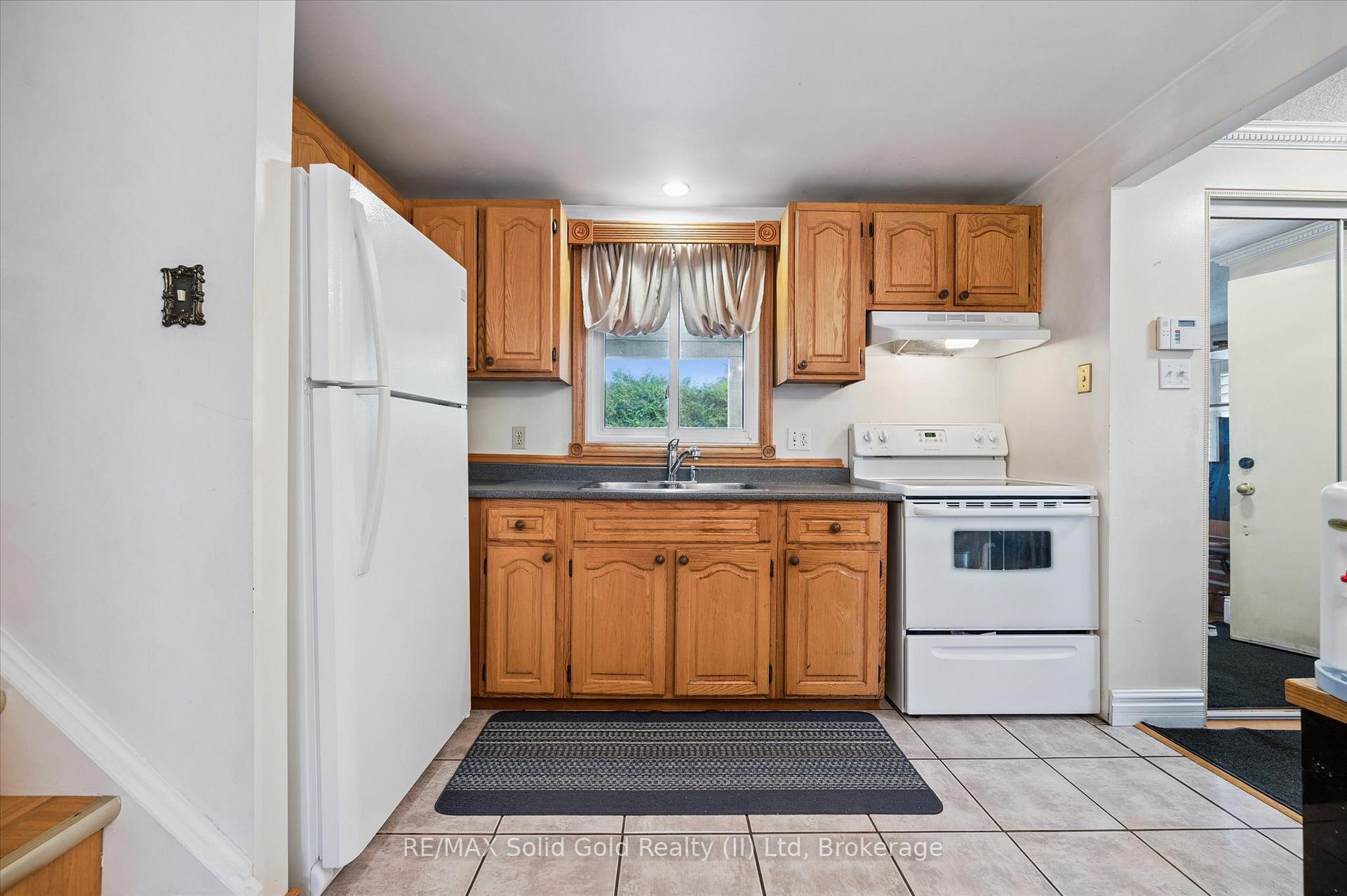 Photo 19 of 85 Christopher Drive, Waterloo — HOMEH