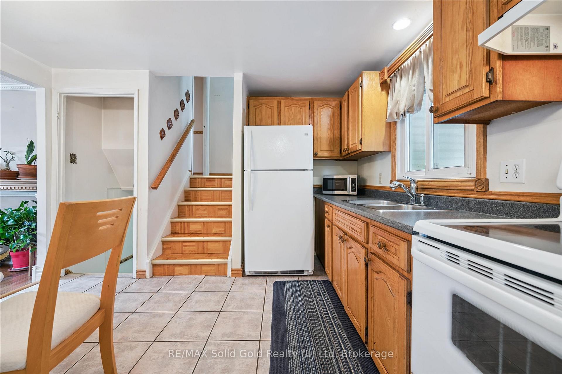 Photo 20 of 85 Christopher Drive, Waterloo — HOMEH