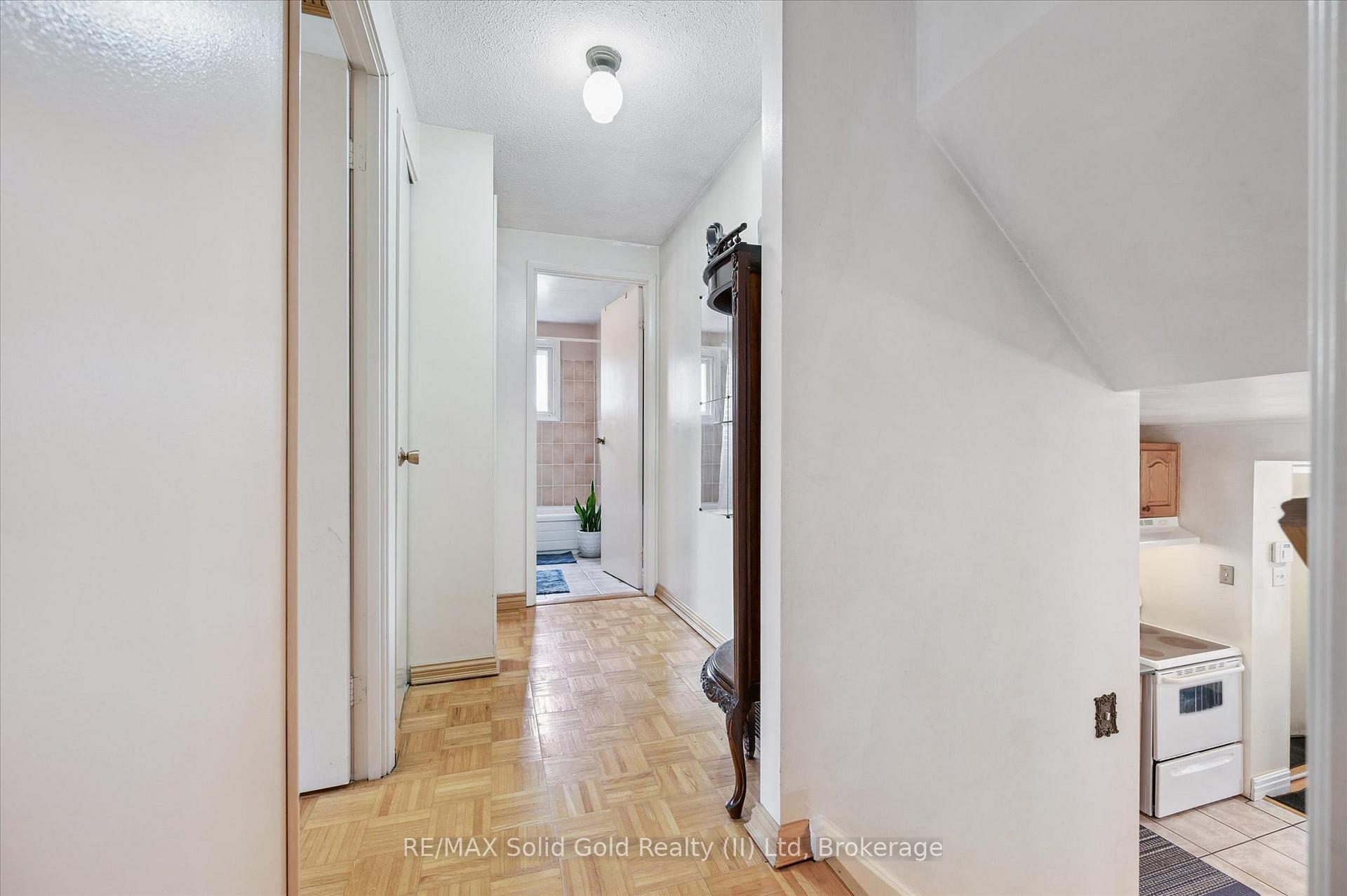 Photo 21 of 85 Christopher Drive, Waterloo — HOMEH