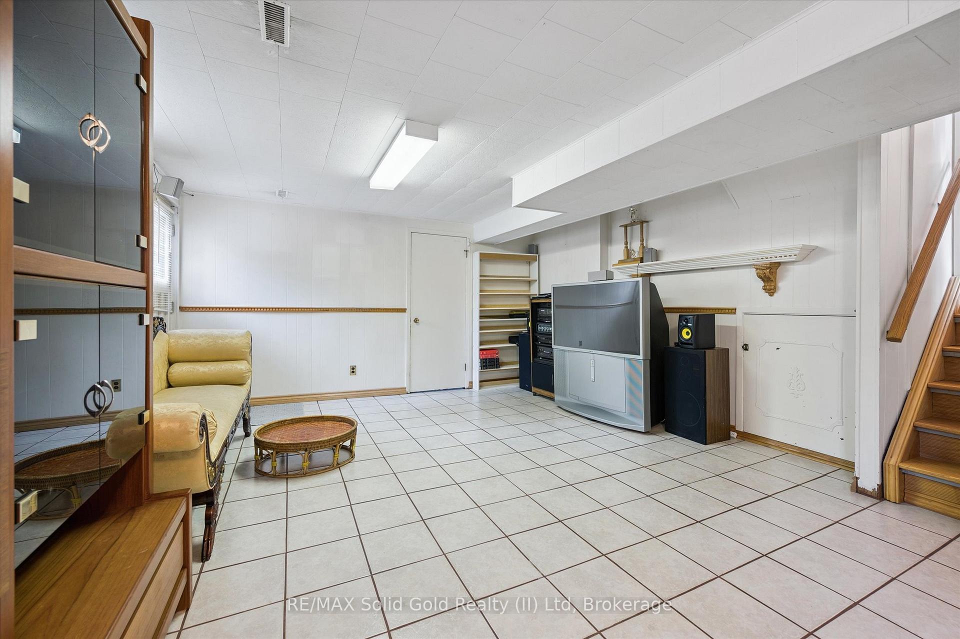 Photo 32 of 85 Christopher Drive, Waterloo — HOMEH