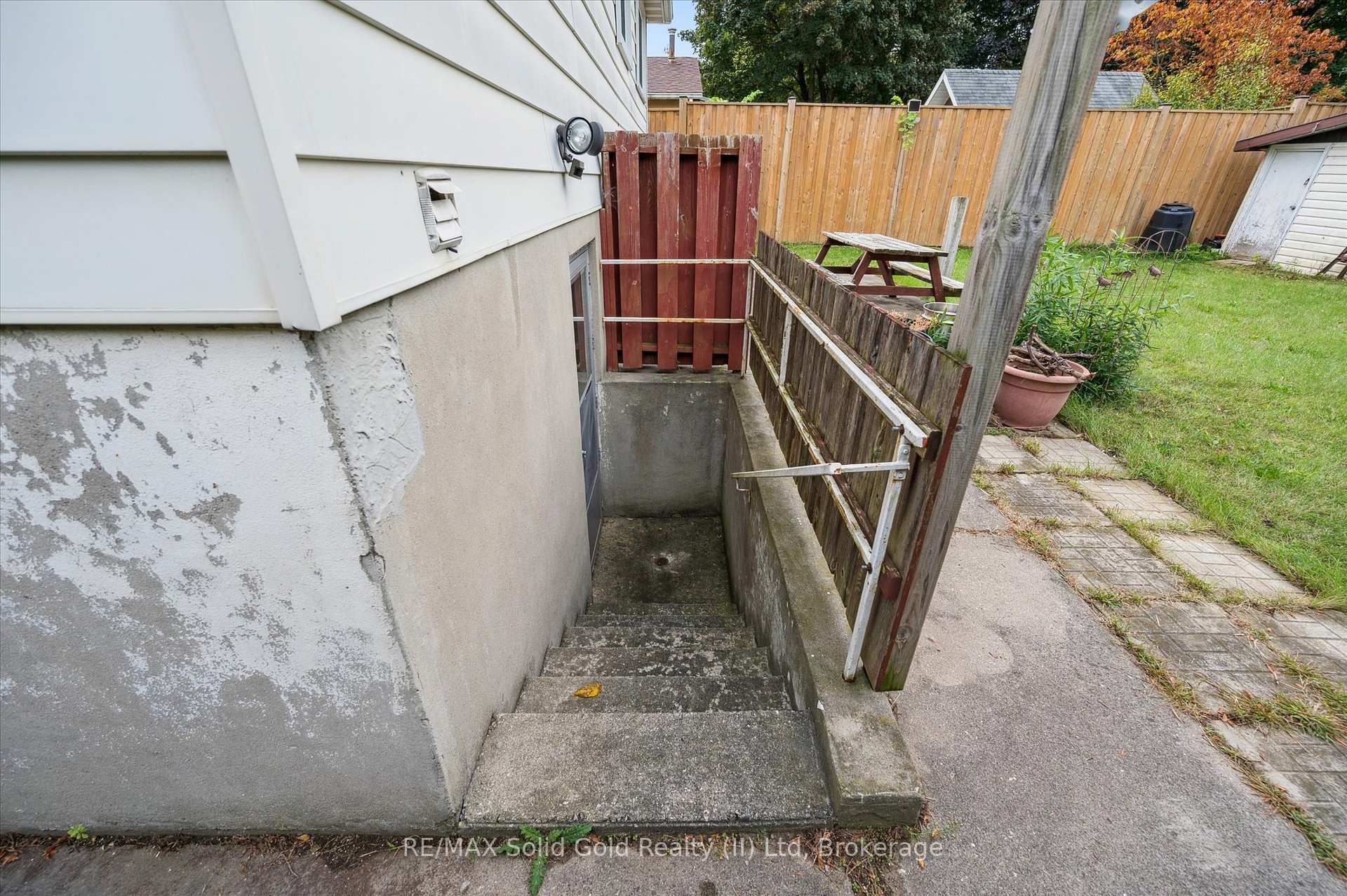 Photo 34 of 85 Christopher Drive, Waterloo — HOMEH