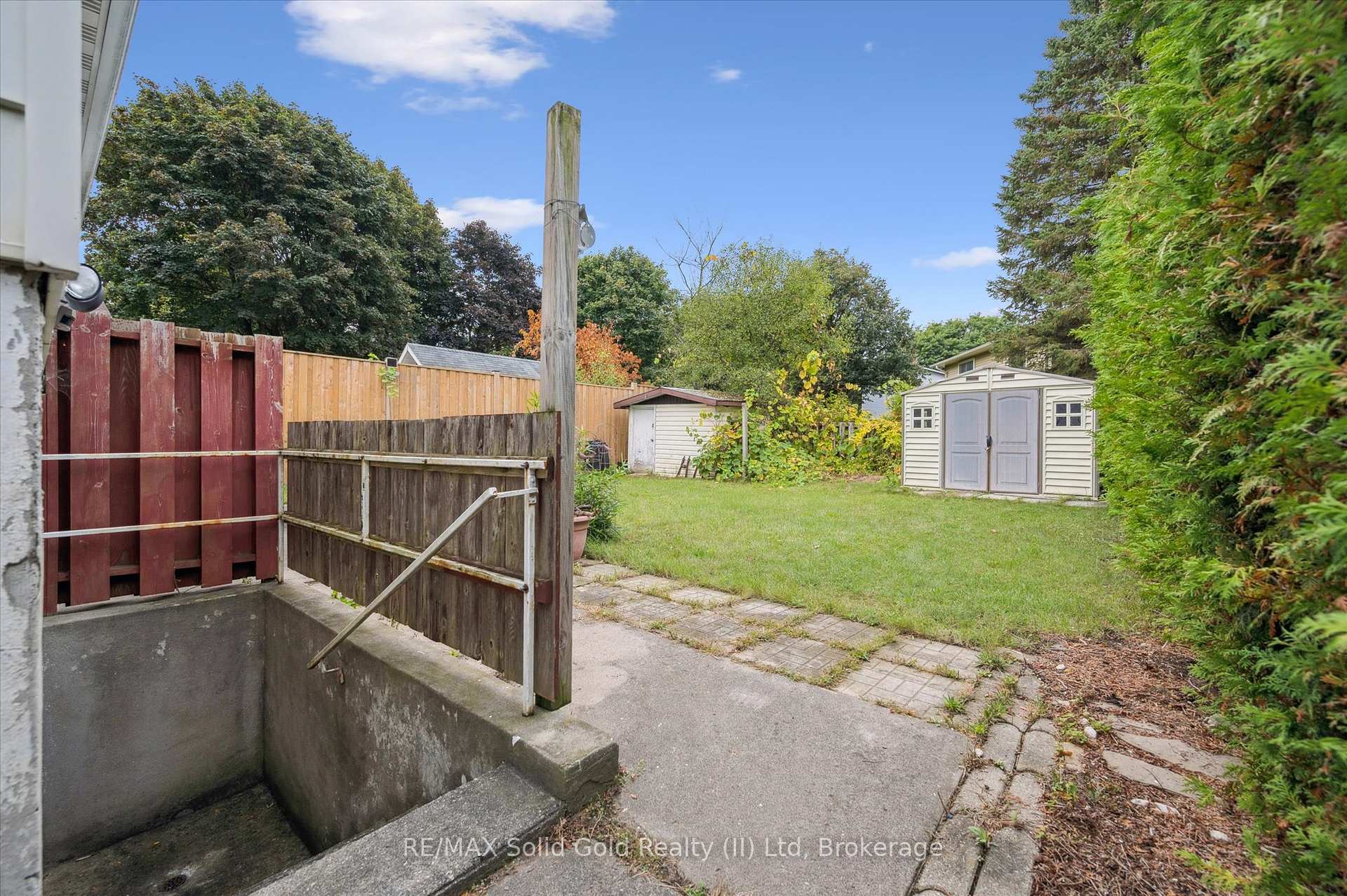 Photo 35 of 85 Christopher Drive, Waterloo — HOMEH