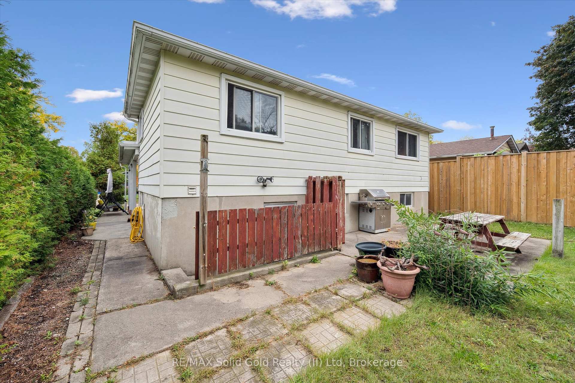 Photo 36 of 85 Christopher Drive, Waterloo — HOMEH