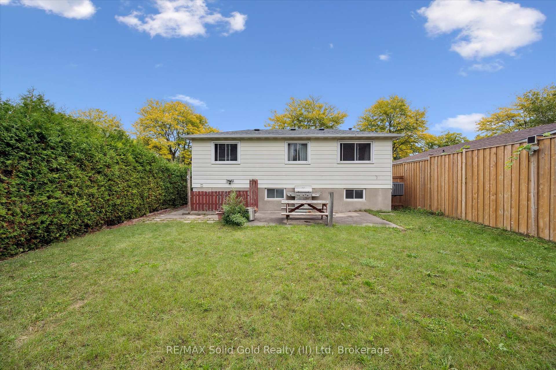Photo 38 of 85 Christopher Drive, Waterloo — HOMEH