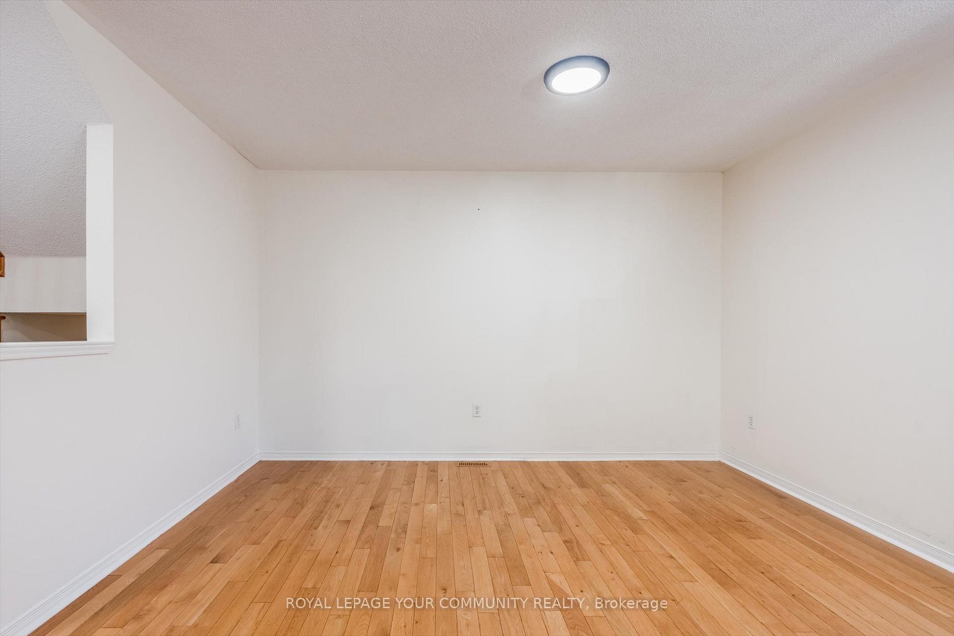 Photo 5 of 17 Castle Park Boulevard, Vaughan, Sonoma Heights — HOMEH
