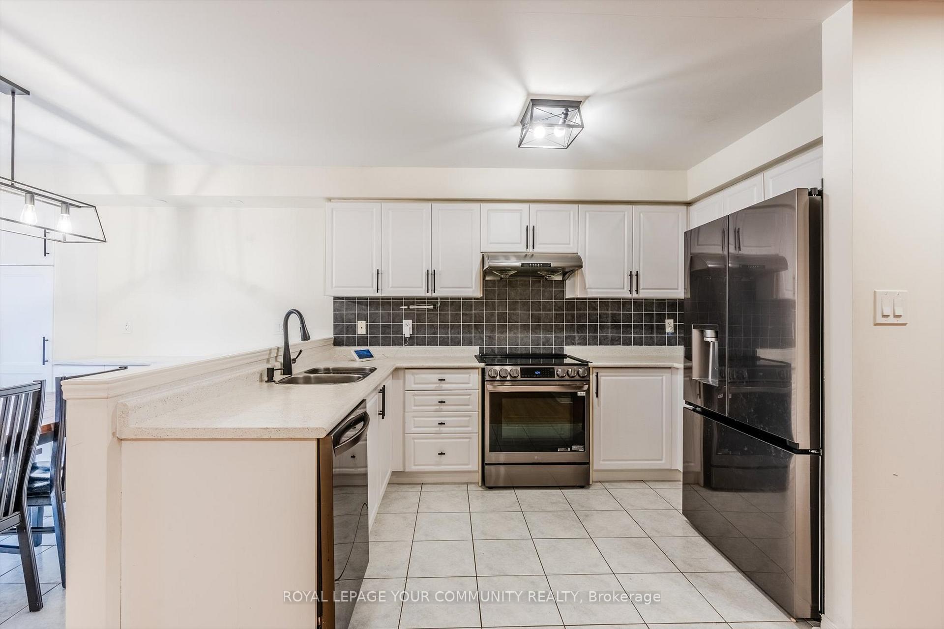 Photo 9 of 17 Castle Park Boulevard, Vaughan, Sonoma Heights — HOMEH