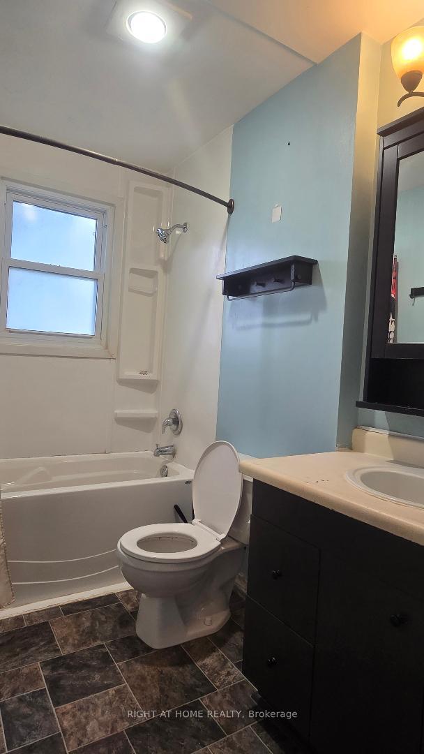 Photo 5 of 55 Weber Street S, Waterloo — HOMEH