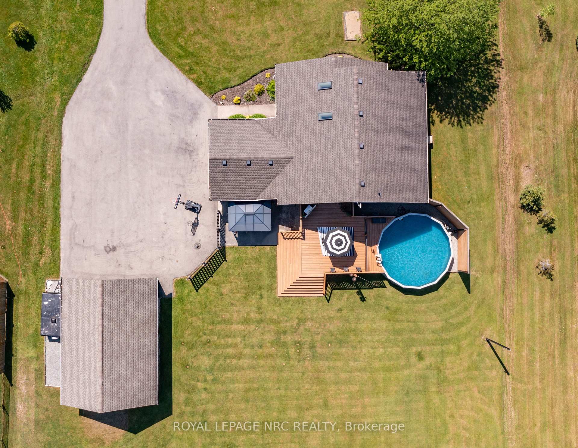 Photo 11 of 11635 Burnaby Road, Wainfleet, Lakeshore — HOMEH