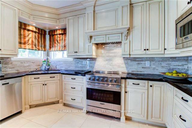 Photo 7 of 6 Camden Drive, Vaughan, Patterson — HOMEH