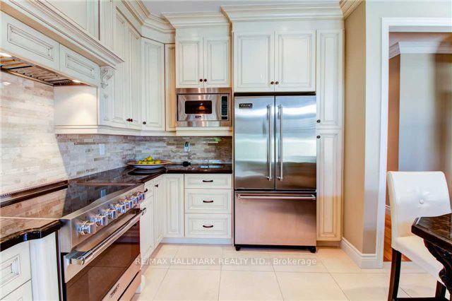 Photo 8 of 6 Camden Drive, Vaughan, Patterson — HOMEH