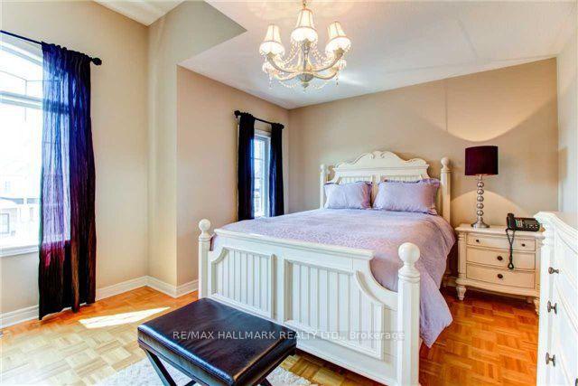 Photo 13 of 6 Camden Drive, Vaughan, Patterson — HOMEH