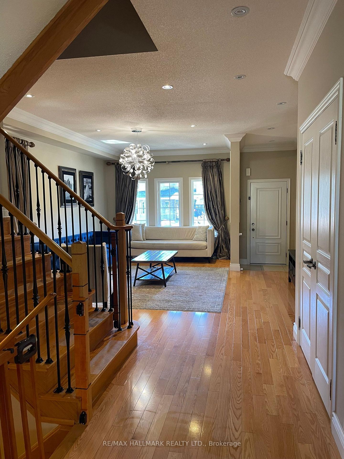 Photo 14 of 6 Camden Drive, Vaughan, Patterson — HOMEH