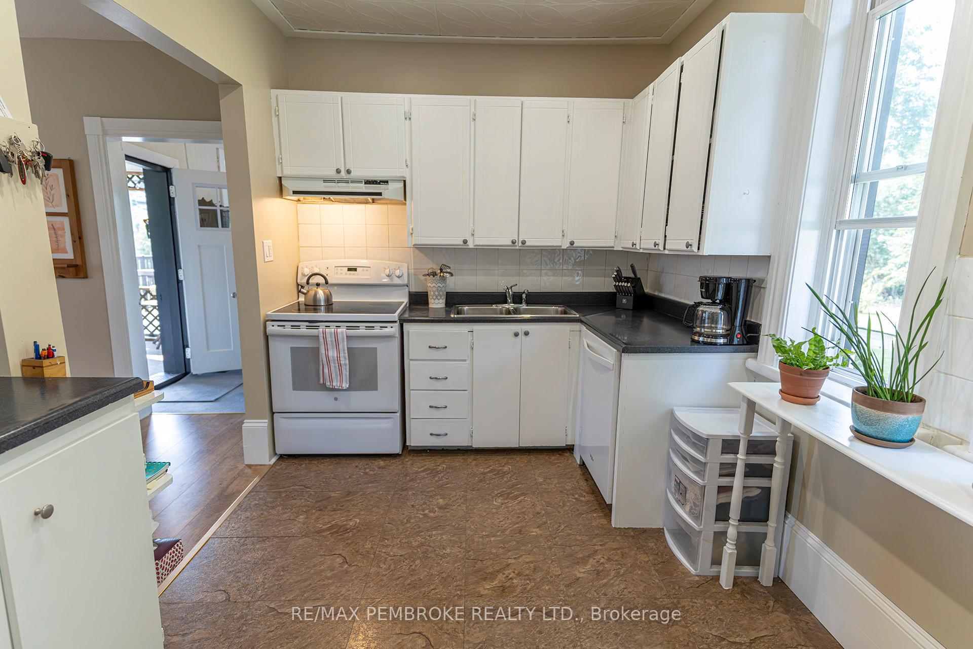 Photo 15 of 138 Jane Street, Bonnechere Valley, Eganville/Bonnechere Twp — HOMEH