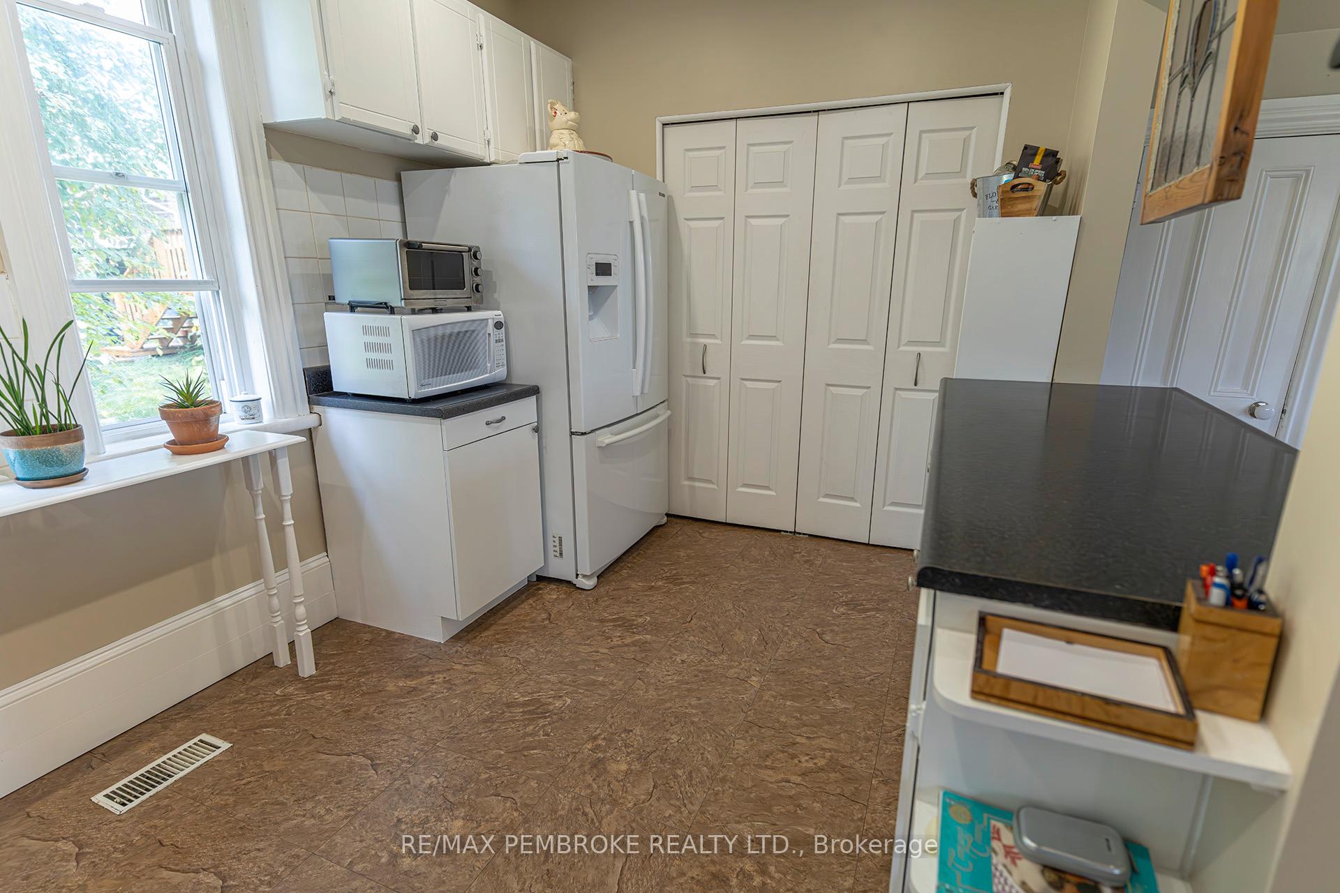 Photo 13 of 138 Jane Street, Bonnechere Valley, Eganville/Bonnechere Twp — HOMEH