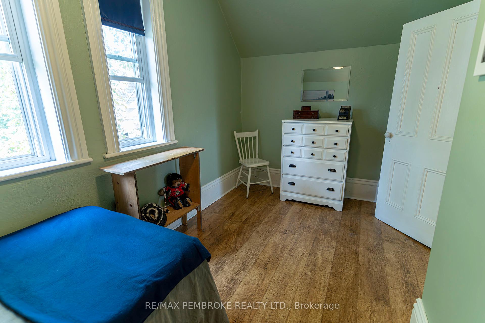 Photo 33 of 138 Jane Street, Bonnechere Valley, Eganville/Bonnechere Twp — HOMEH