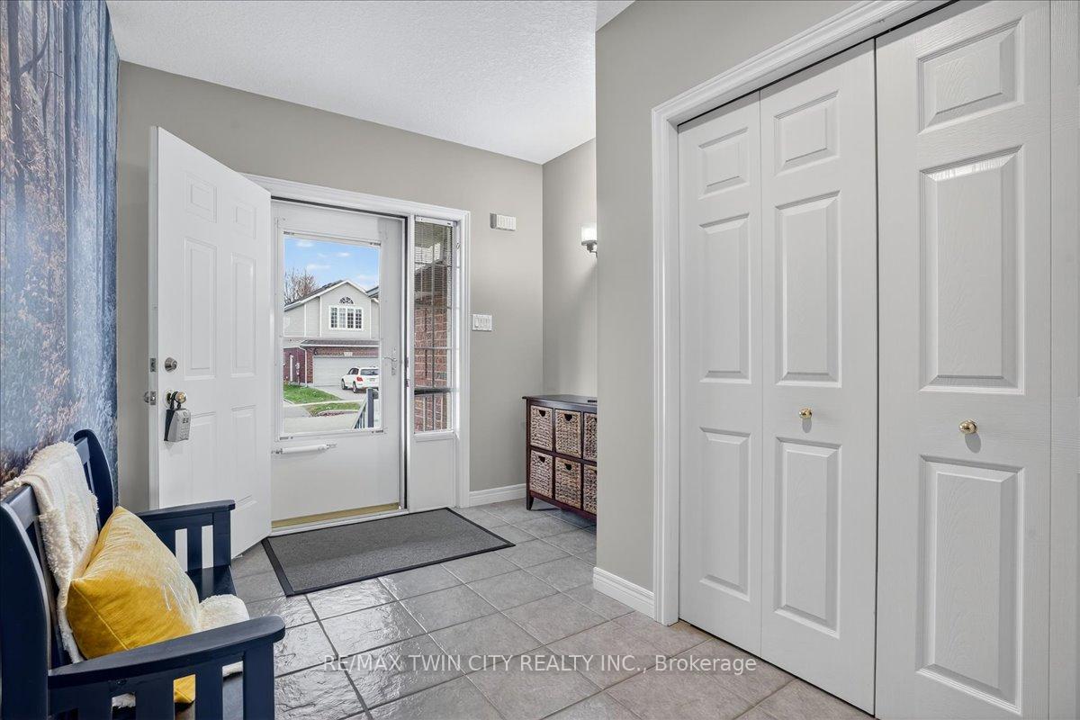Photo 7 of 166 Bridgewater Crescent, Waterloo — HOMEH
