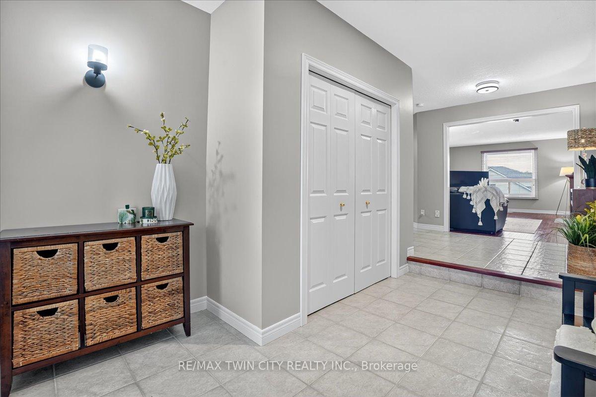 Photo 8 of 166 Bridgewater Crescent, Waterloo — HOMEH