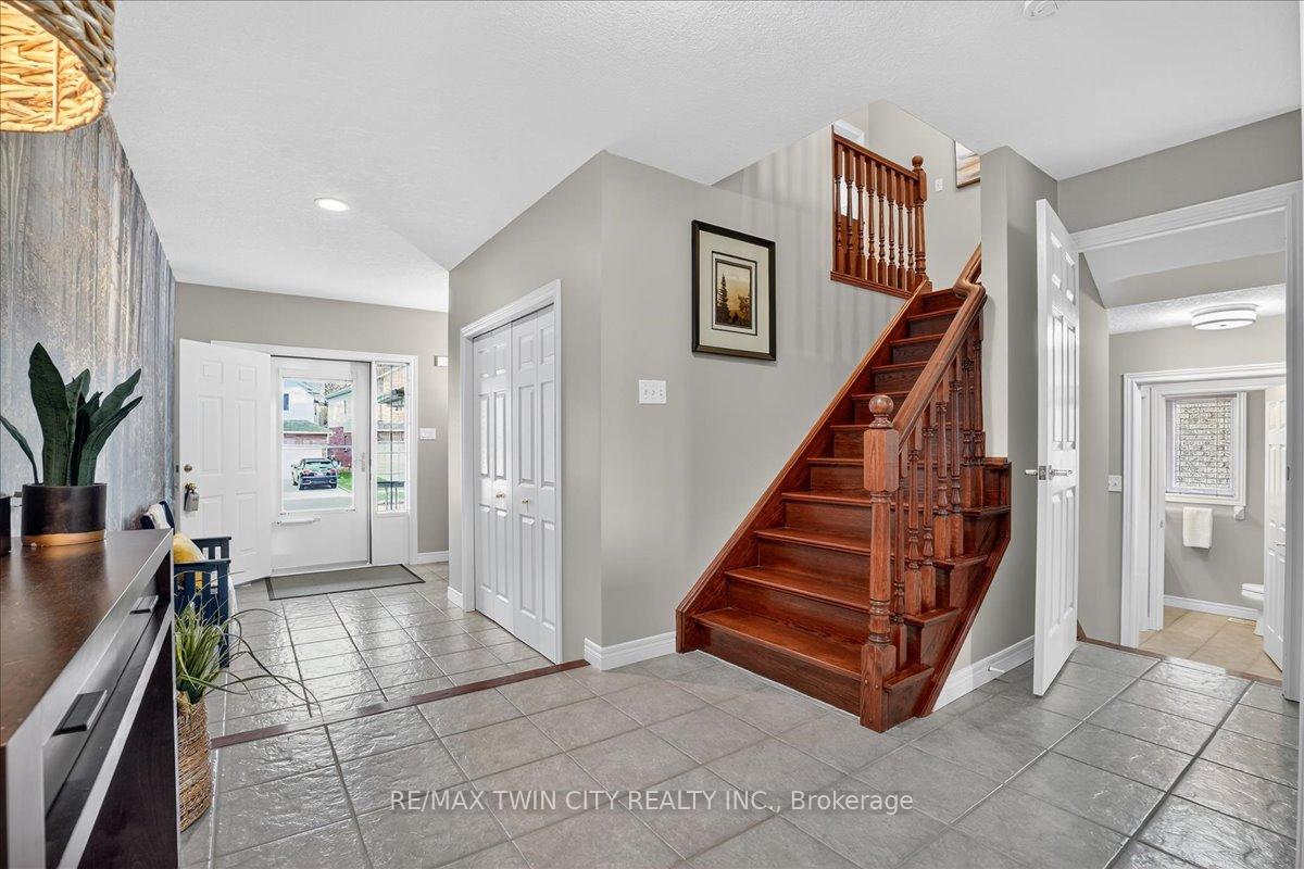 Photo 10 of 166 Bridgewater Crescent, Waterloo — HOMEH