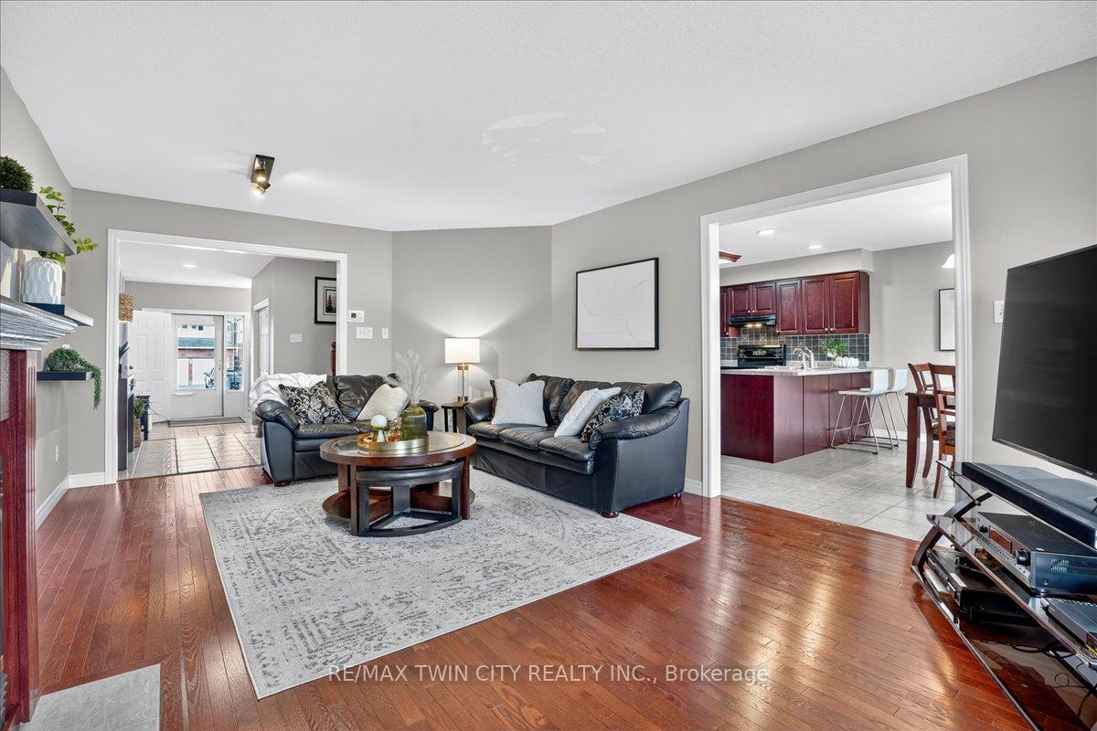 Photo 13 of 166 Bridgewater Crescent, Waterloo — HOMEH