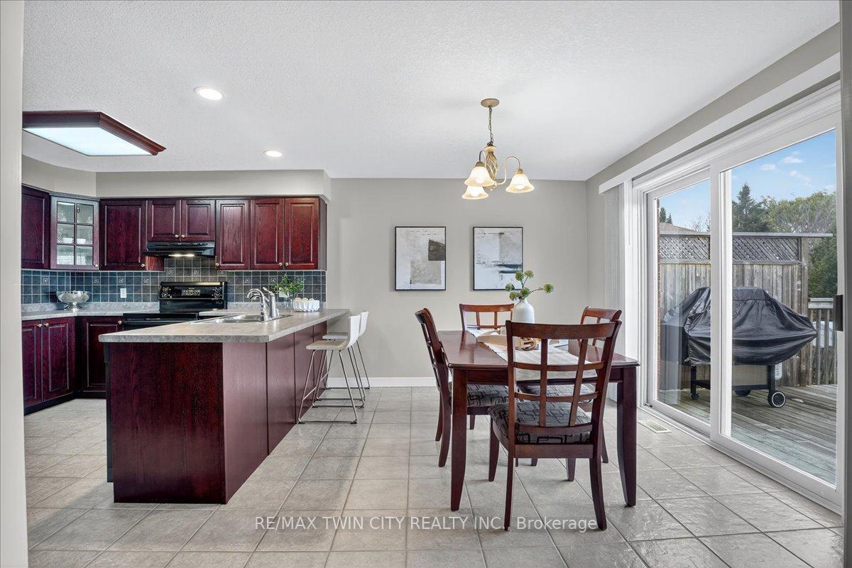 Photo 14 of 166 Bridgewater Crescent, Waterloo — HOMEH