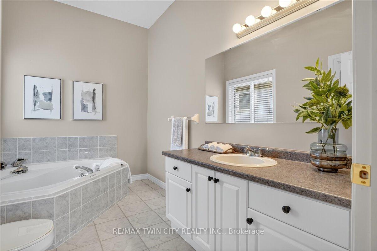 Photo 27 of 166 Bridgewater Crescent, Waterloo — HOMEH
