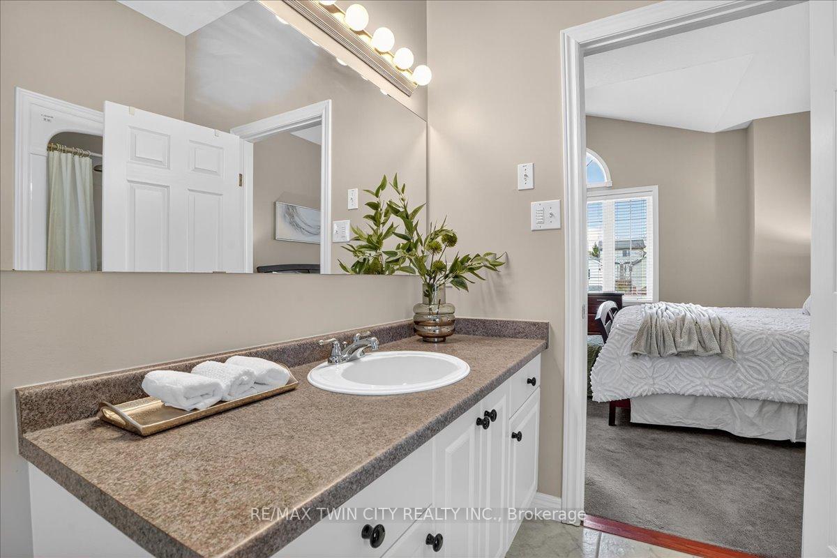 Photo 29 of 166 Bridgewater Crescent, Waterloo — HOMEH