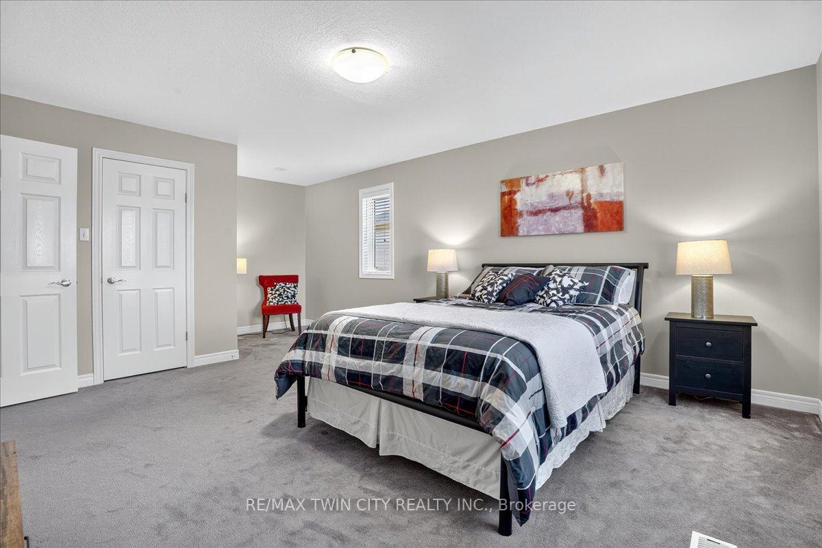 Photo 32 of 166 Bridgewater Crescent, Waterloo — HOMEH