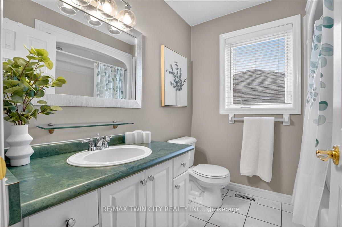 Photo 36 of 166 Bridgewater Crescent, Waterloo — HOMEH