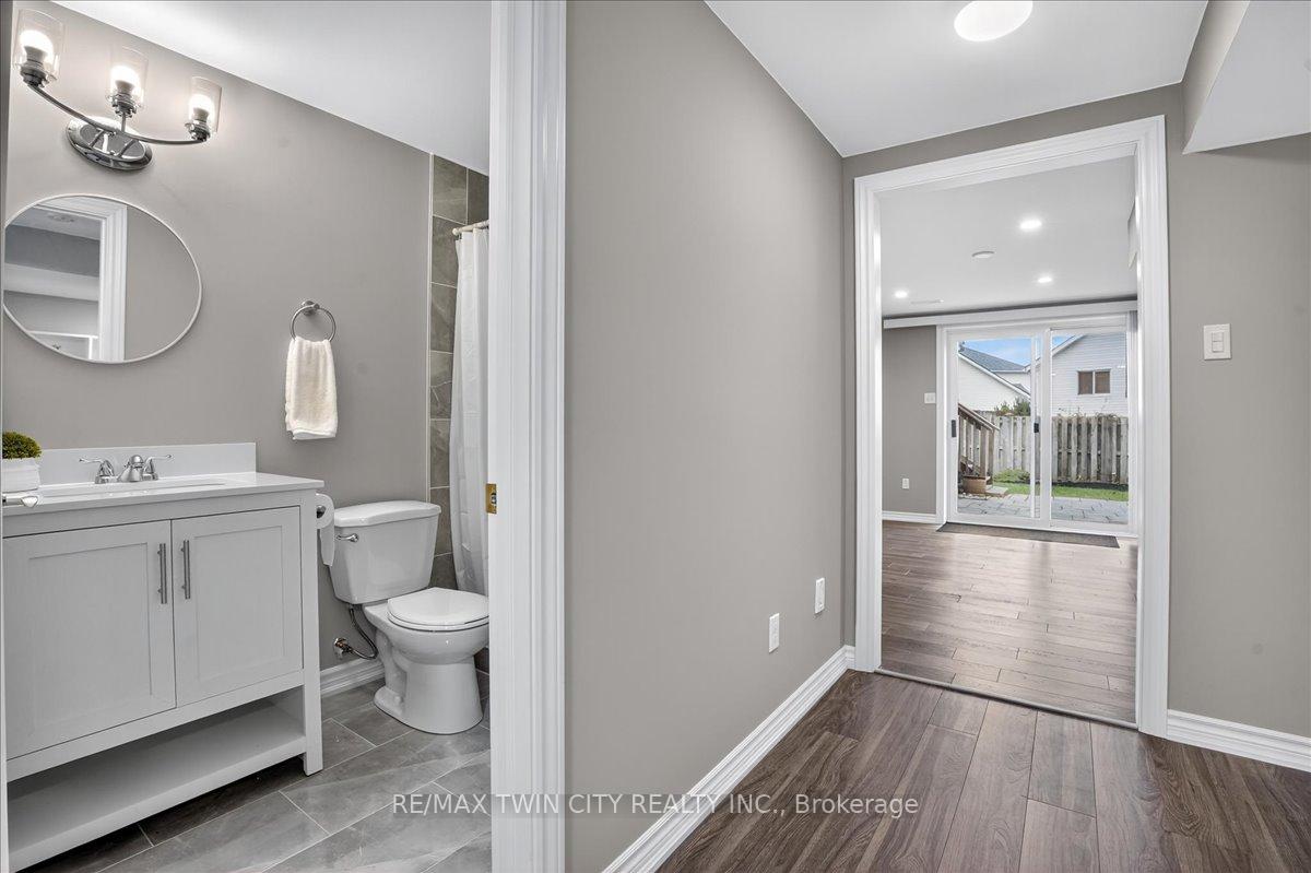 Photo 39 of 166 Bridgewater Crescent, Waterloo — HOMEH