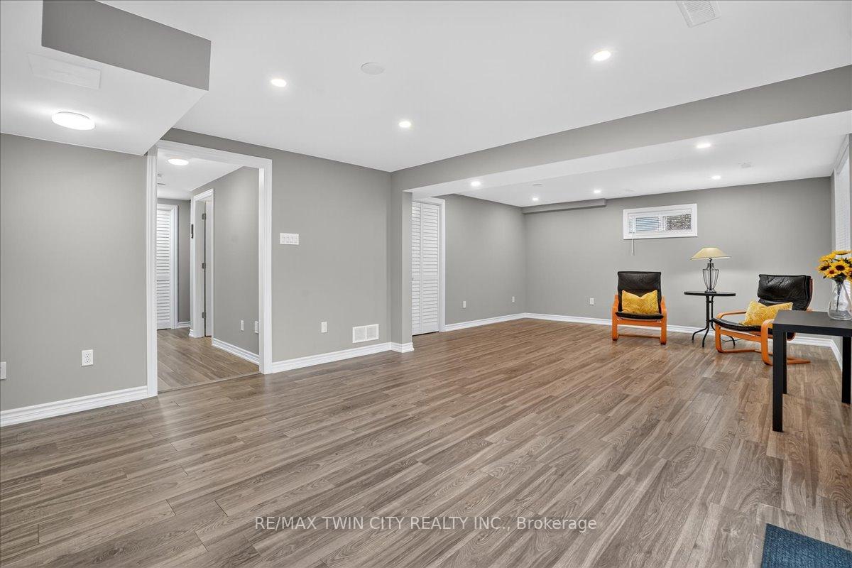 Photo 40 of 166 Bridgewater Crescent, Waterloo — HOMEH