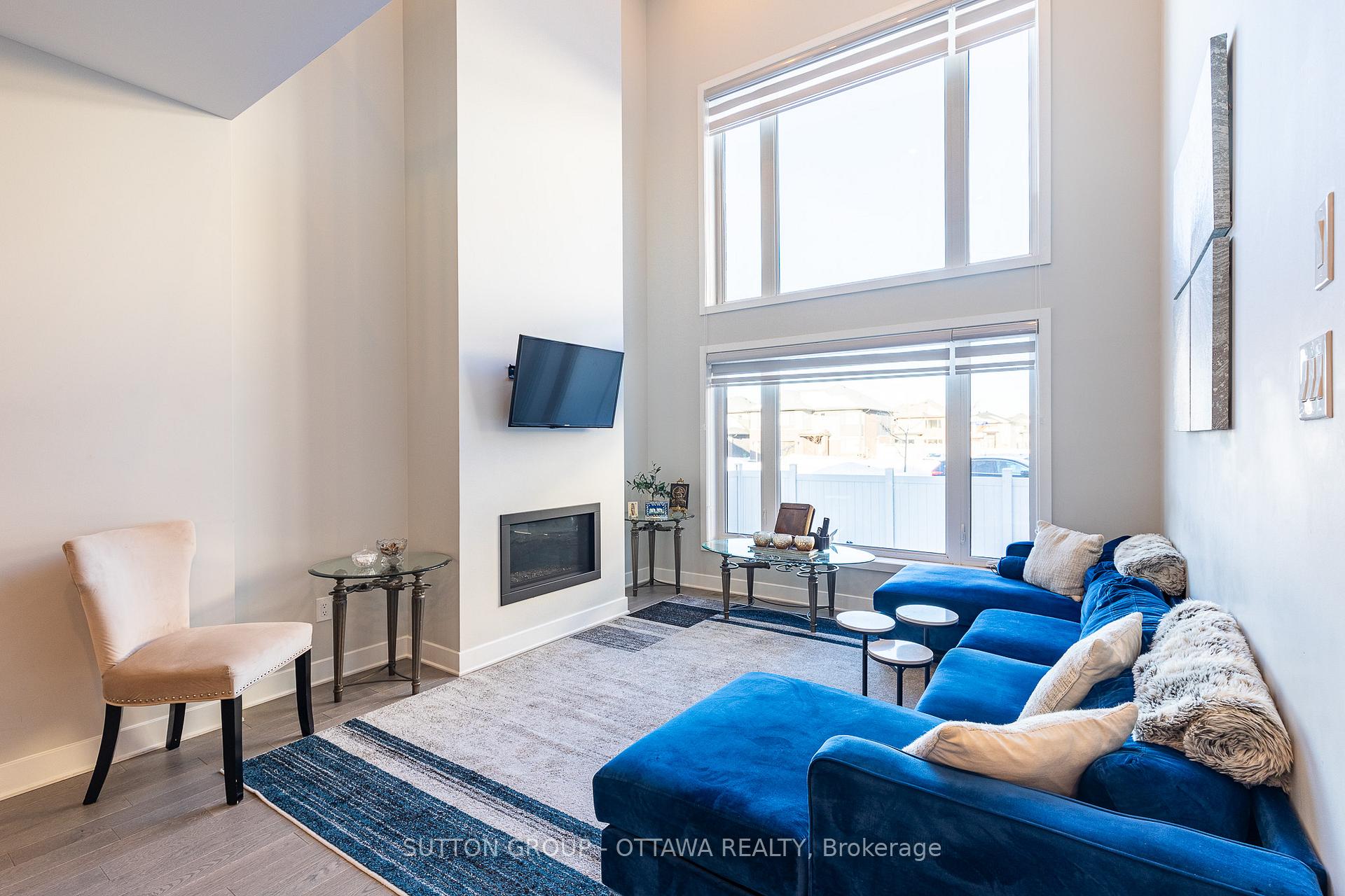 Photo 3 of 214 Big Dipper Street, Ottawa, Riverside South/Gloucester Glen — HOMEH
