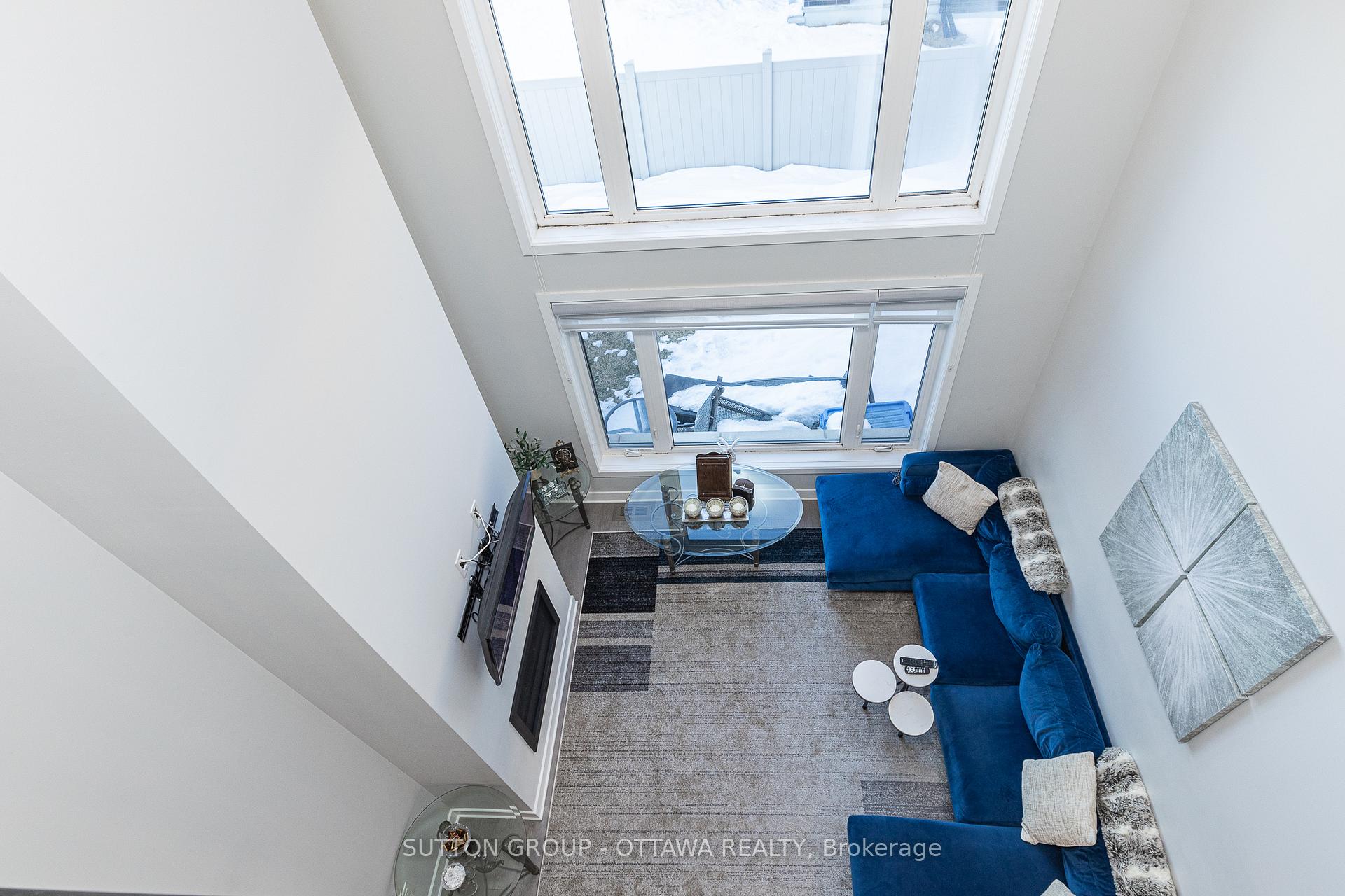 Photo 4 of 214 Big Dipper Street, Ottawa, Riverside South/Gloucester Glen — HOMEH