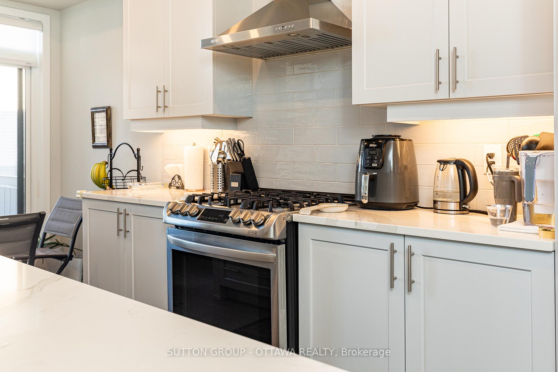 Photo 15 of 214 Big Dipper Street, Ottawa, Riverside South/Gloucester Glen — HOMEH