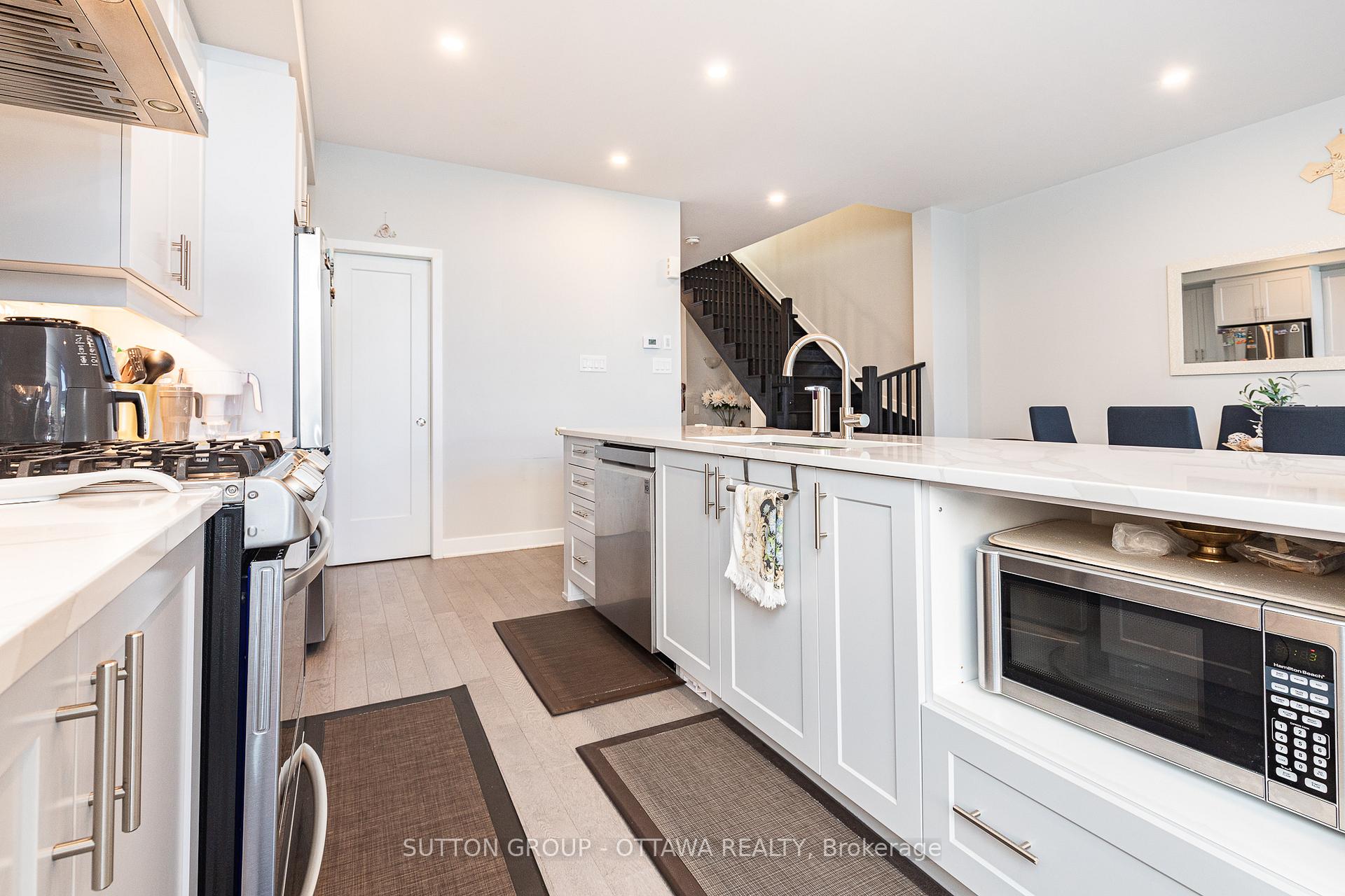 Photo 20 of 214 Big Dipper Street, Ottawa, Riverside South/Gloucester Glen — HOMEH