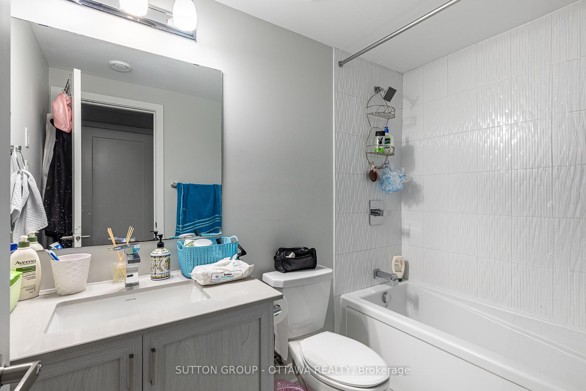 Photo 25 of 214 Big Dipper Street, Ottawa, Riverside South/Gloucester Glen — HOMEH