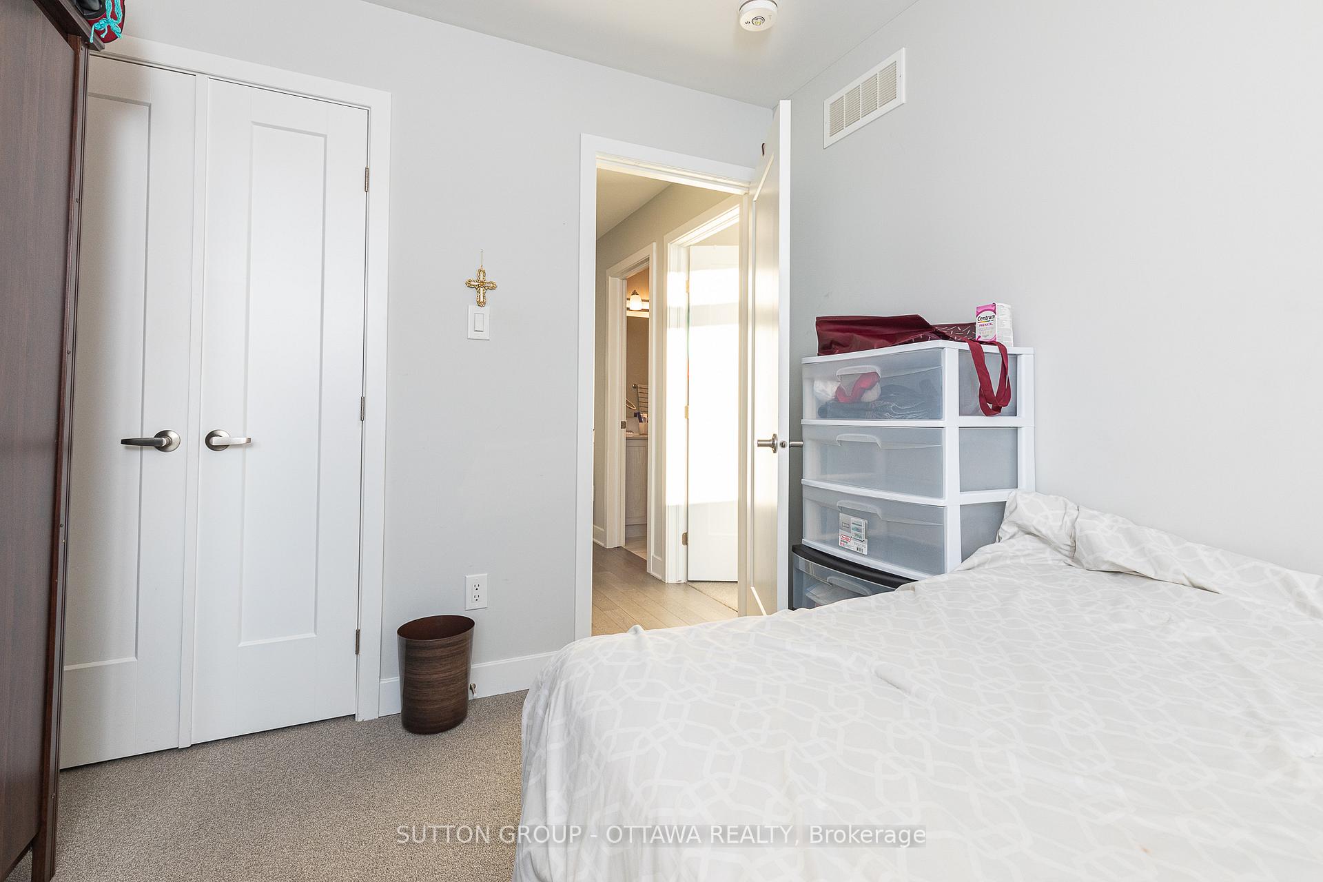 Photo 23 of 214 Big Dipper Street, Ottawa, Riverside South/Gloucester Glen — HOMEH