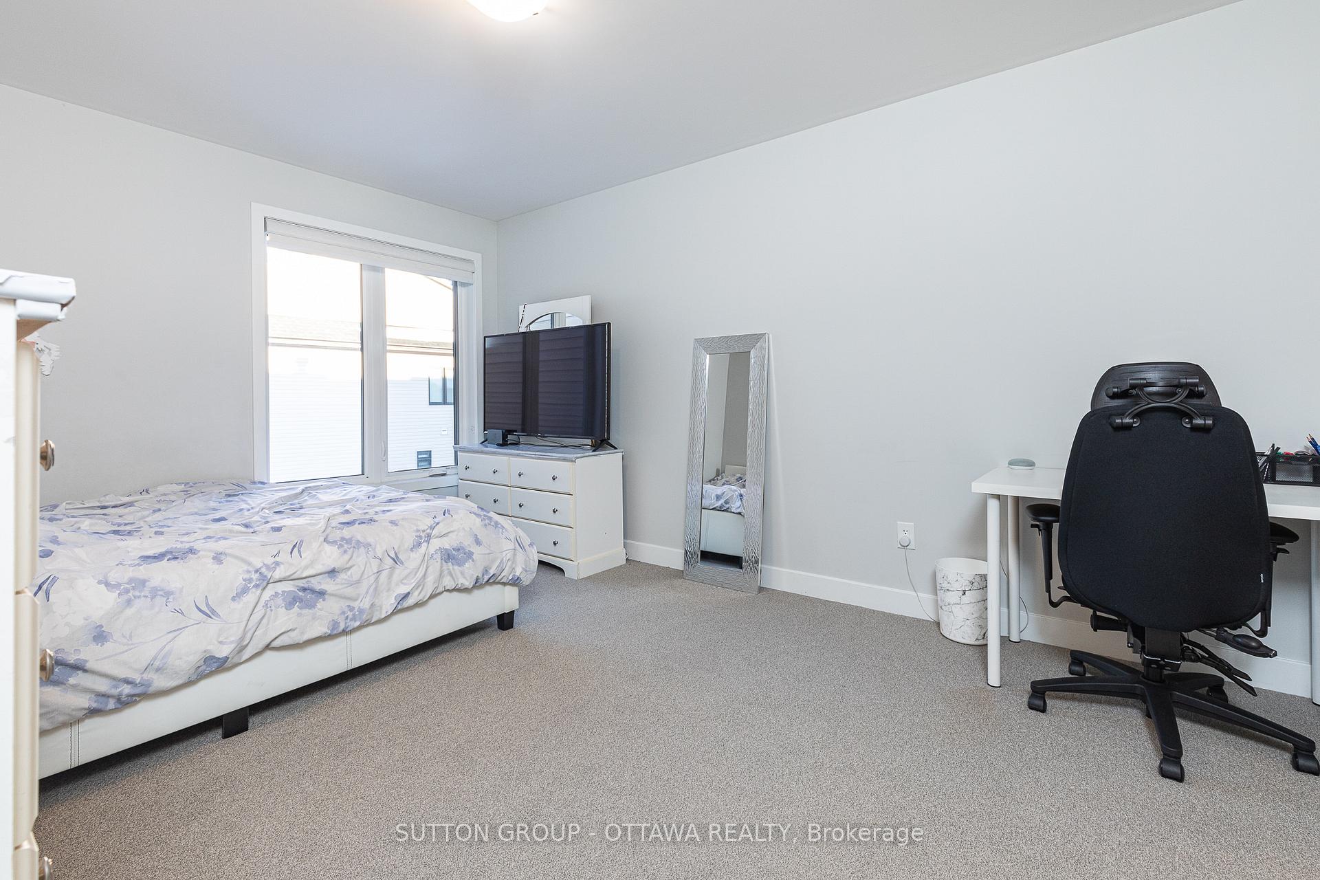 Photo 36 of 214 Big Dipper Street, Ottawa, Riverside South/Gloucester Glen — HOMEH
