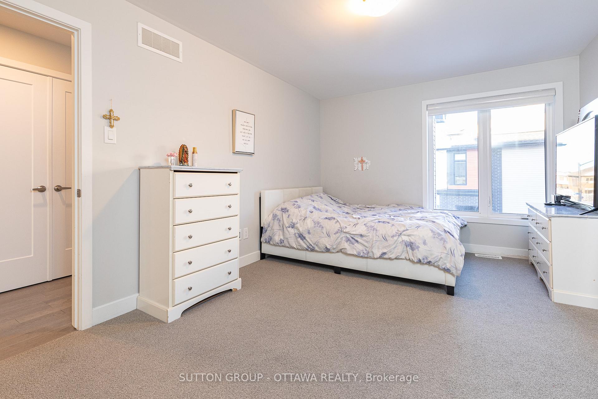 Photo 35 of 214 Big Dipper Street, Ottawa, Riverside South/Gloucester Glen — HOMEH