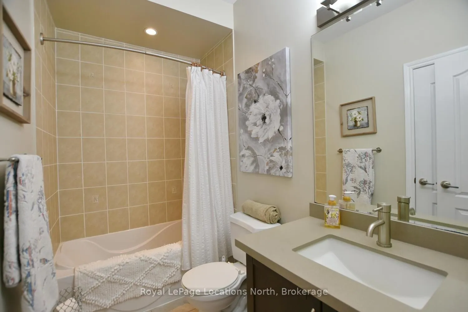 Photo 14 of 17 Waterview Road, Wasaga Beach — HOMEH