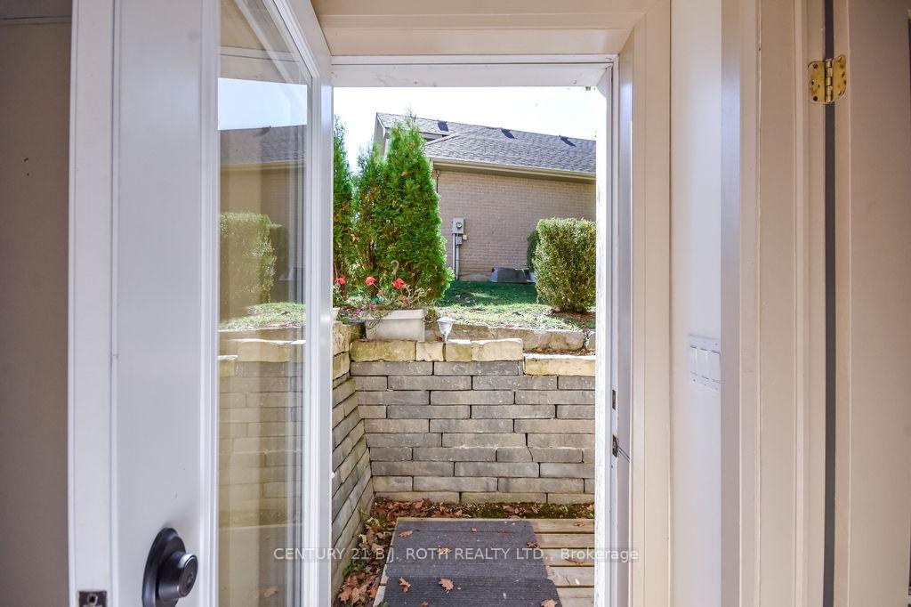 Photo 8 of 63 White Elm Road, Barrie, Holly — HOMEH