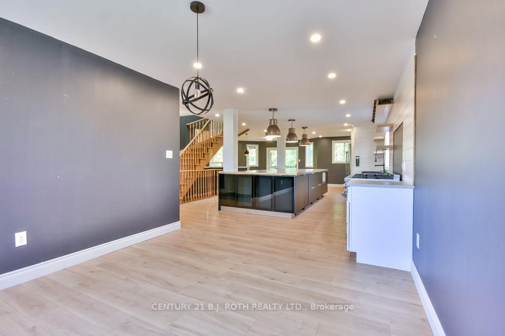 Photo 10 of 63 White Elm Road, Barrie, Holly — HOMEH