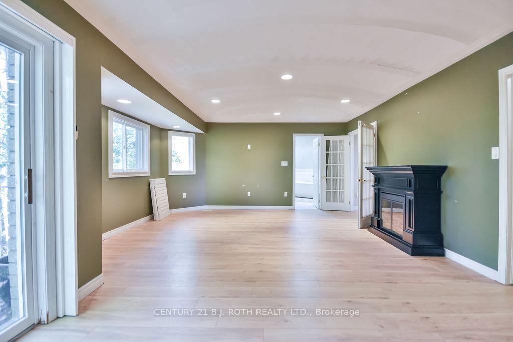 Photo 21 of 63 White Elm Road, Barrie, Holly — HOMEH