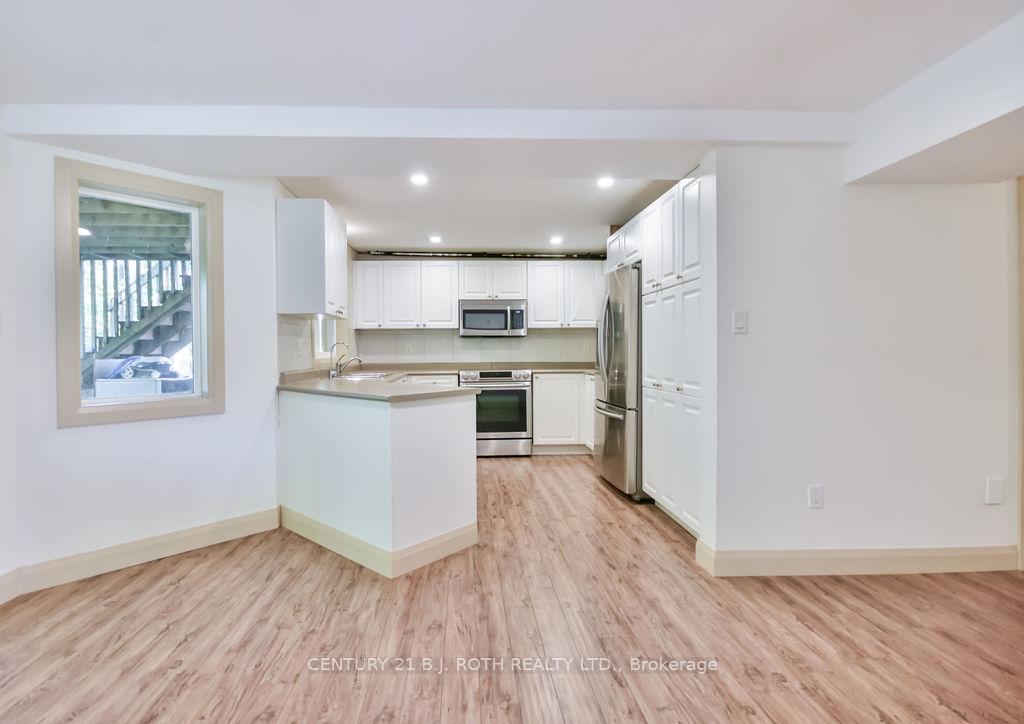 Photo 37 of 63 White Elm Road, Barrie, Holly — HOMEH