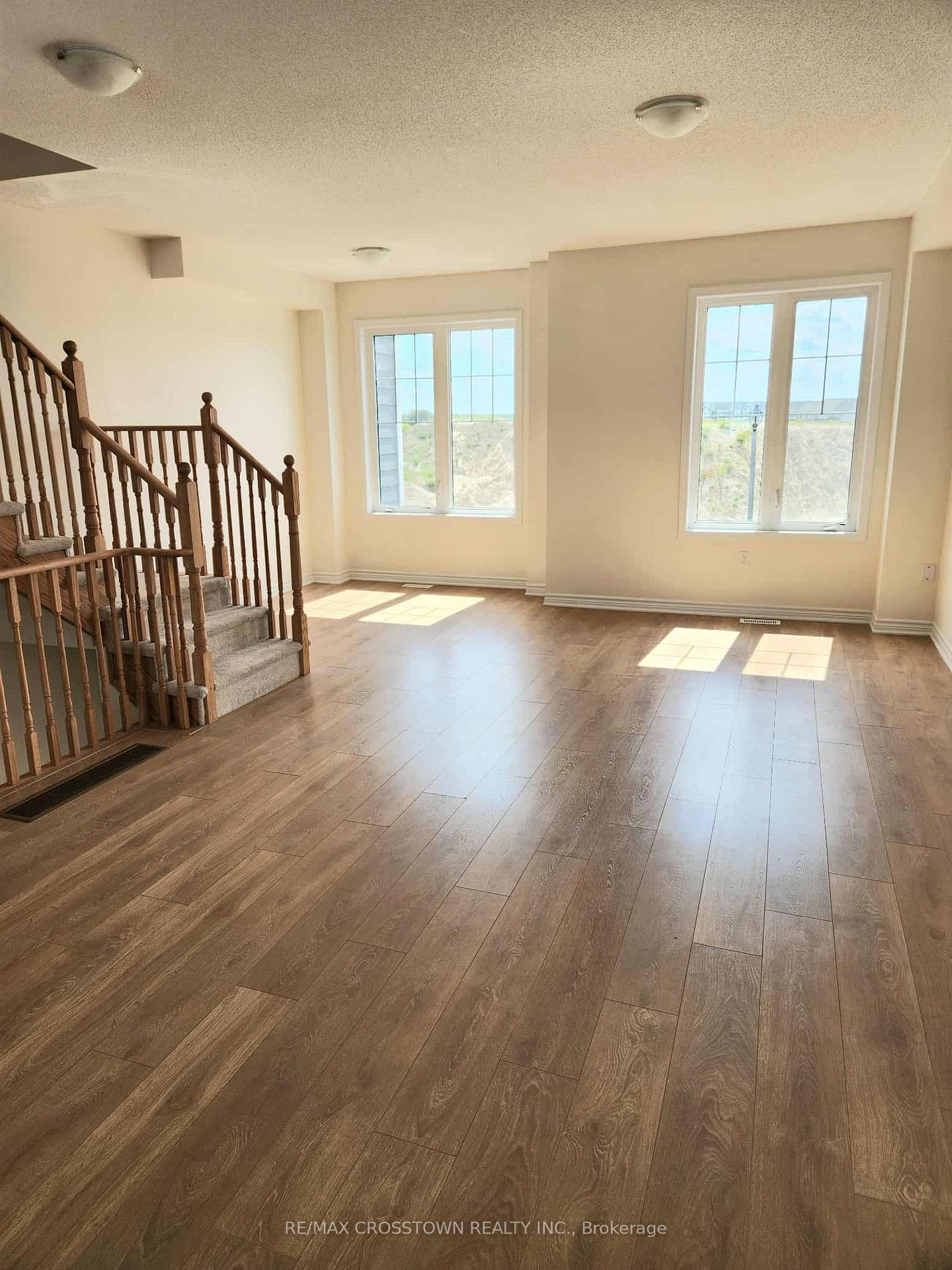 Photo 5 of 71 Shelburne Avenue, Wasaga Beach — HOMEH