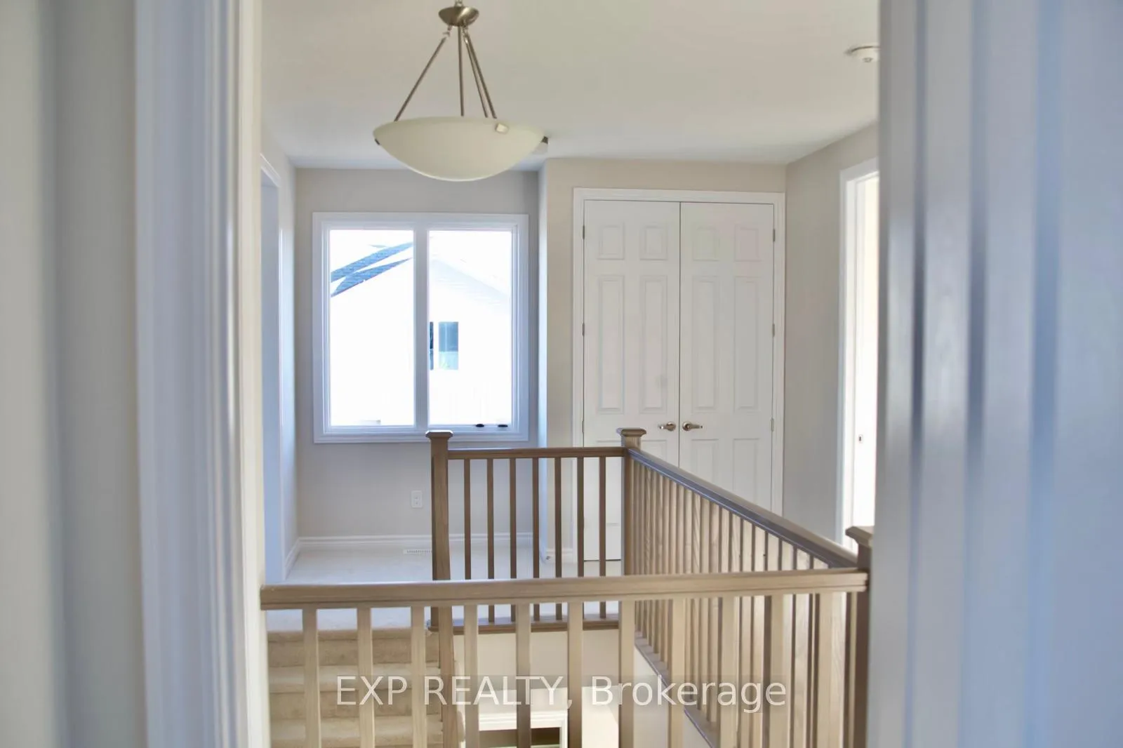 Photo 8 of 805 Anemone Mews, Ottawa, Barrhaven - Heritage Park — HOMEH