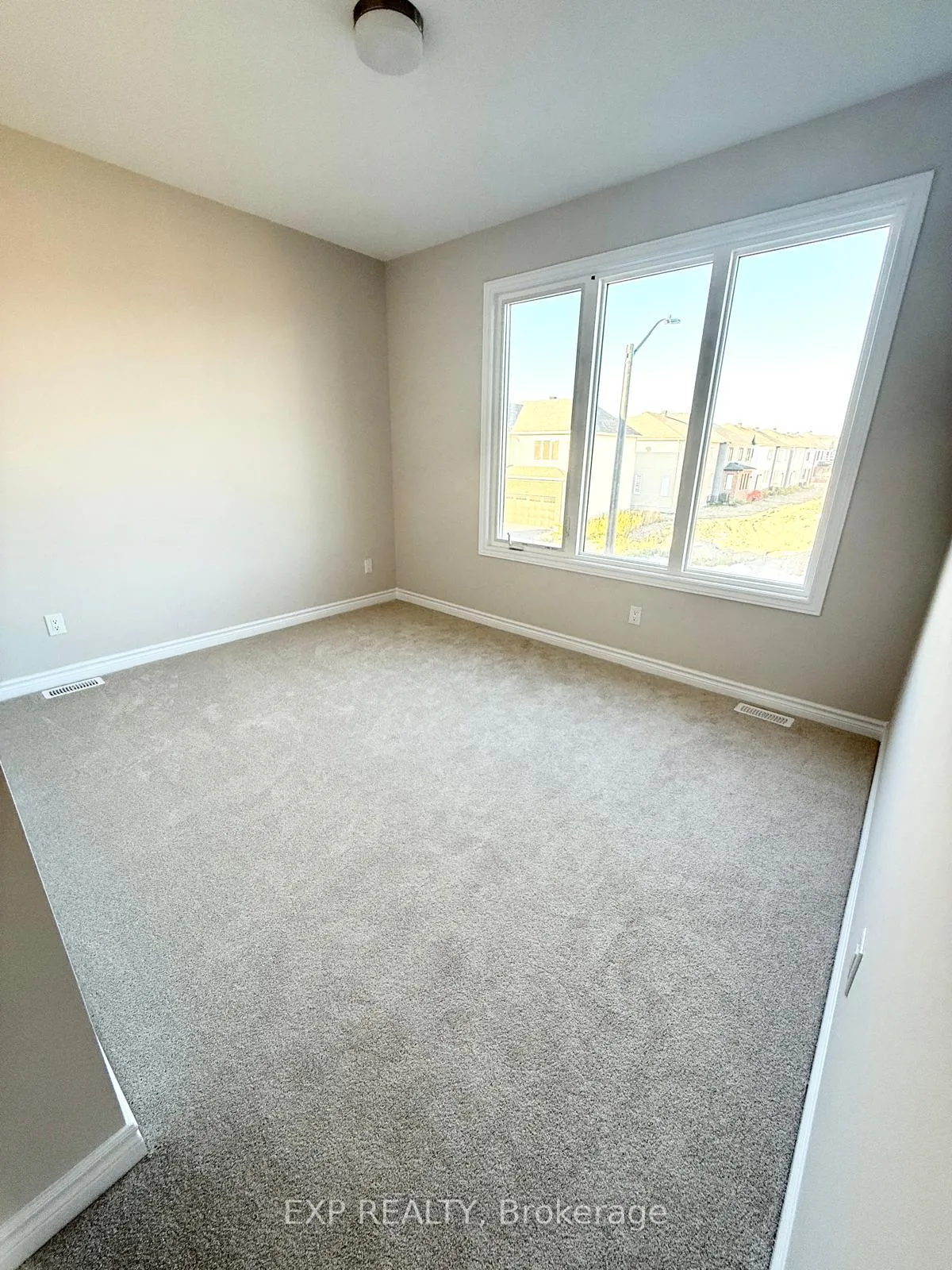 Photo 13 of 805 Anemone Mews, Ottawa, Barrhaven - Heritage Park — HOMEH